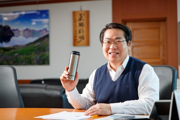 오세현 아산시장, 플라스틱 프리 챌린지를 하고 있다.