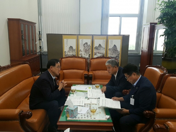 문정우 군수 예산확보 분주-이명수 의원 면담