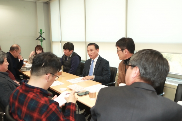 유관순열사 건국훈장 1등급 관련 브리핑하는 구본영 천안시장