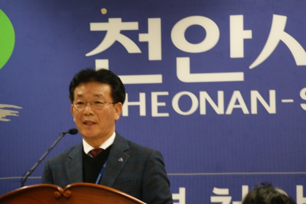 브리핑하는 안대진 천안문화재단 대표 / 충청뉴스 최형순 기자
