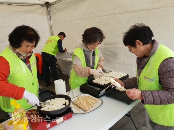 세종시자원봉사센터 구운가래떡 무료 제공