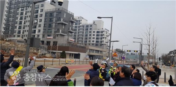 ‘삼각 포인트 순찰’에 대해 설명하는 김정환 세종서장