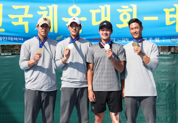 전국체전 당진시청 우승 단체사진(왼쪽부터 임용규(91년생), 이태우(91년생),권순우(97년생),유다니엘(85년생).