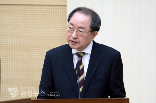 답변하는 류순현 세종시 행정부시장