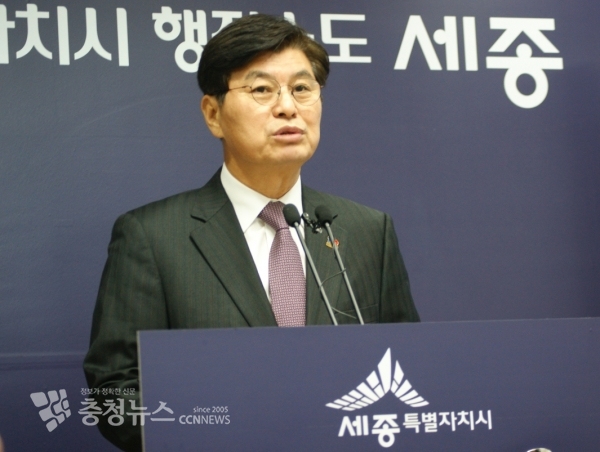 시문시답하는 이춘희 세종시장 / 충청뉴스 최형순 기자