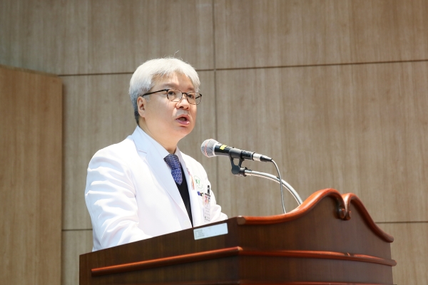윤대성 의료기기 중개임상시험지원센터장 인사말.