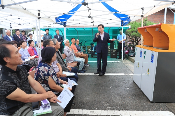 지난해 서구공동주택 RFID 종량기 설치사업 주민설명회