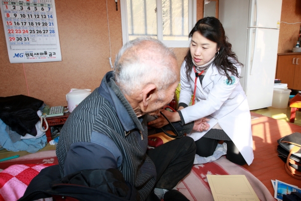방문보건진료 모습
