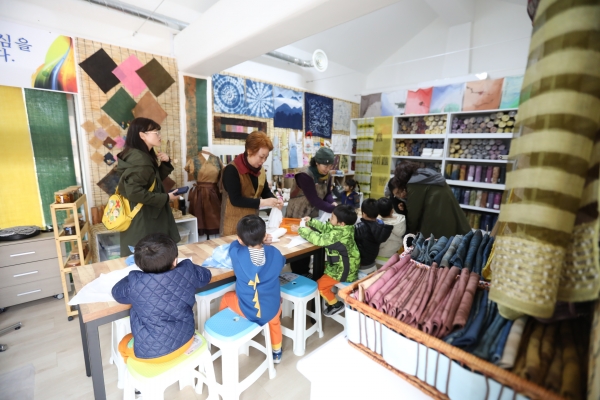 서천군, 한산모시 명장 체험 프로그램 본격 운영