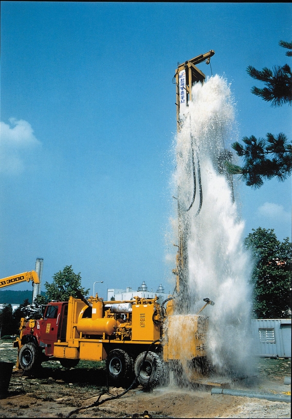 공사는 물길잇기, 지하수 개발 등을 통해 수자원을 안정적으로 확보하고 있다. (사진은 지하수 개발 현장)