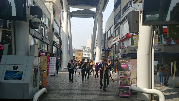 새봄맞이 으능정이거리 환경정화 캠페인