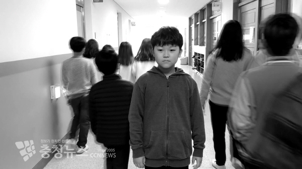 대평초등학교 5학년 1반 「광야」시낭송 UCC: 100년 전 앞이 보이지 않는 이 땅에서 독립운동가들이 어떤 마음으로 만세를 외쳤을지를 생각하며 마치 광야에서 목 놓아 불렀다는 초인의 마음과 같았을 그 마음을 담아 시낭송을 하였다.