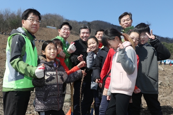 보령시, '충청남도와 제74회 식목일 나무심기' 행사