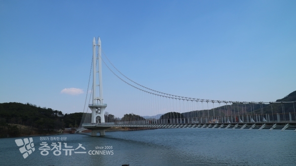 예당호 출렁다리