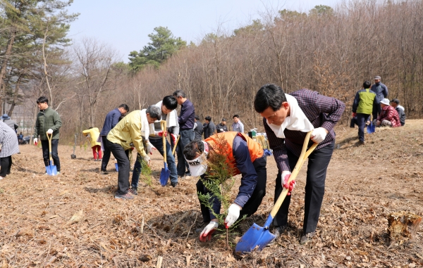 식목일 나무심기 행사