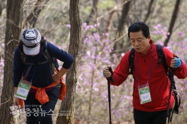 좌로부터 이형순 DMS 컨설팅 대표, 김원대 (주)지엘바이오테크 대표