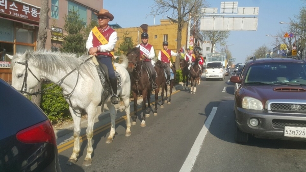 아산시승마협회, 제58회 아산성웅이순신축제와 제1회 아산시장배전국승마대회승마, 승마거리퍼레이드 홍보