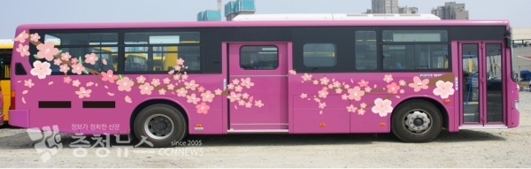 봄꽃버스 측면사진