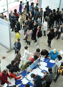 꽃장년 맞춤형 취업박람회