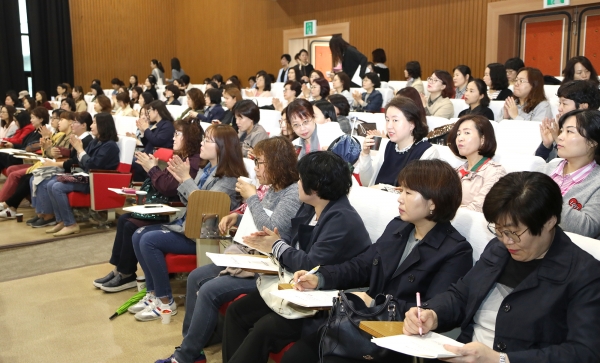 학교도서관 학부모자원봉사자 연수 실시