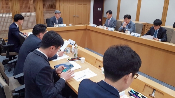 25일 KRC청렴옴부즈만위원회를 개최하고 민원조사내용 결과적정성과 제도개선에대한 논의를 했다.