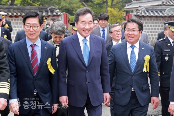 좌로부터 양승조 충남도지사, 이낙연 국무총이, 오세현 아산시장