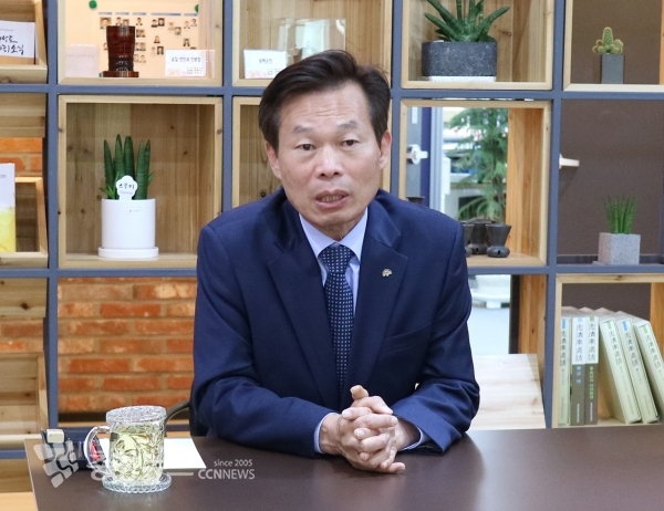 나소열 충남도부지사가 30일 도청 기자실에서 열린 정례간담회를 통해 내년 총선에 출마할 의향을 내비쳤다.