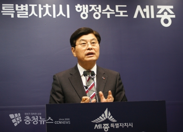 답변하는 이춘희 세종시장 / 충청뉴스 최형순 기자