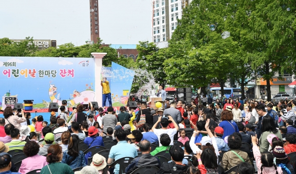 지난해 어린이날-버블쇼공연