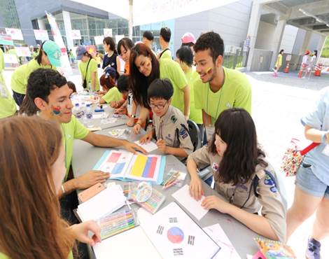 홍성군 국제청소년캠페스트 유치 성공_지난 2018년 캠페스트 활동 모습