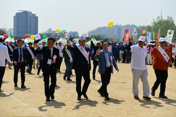 제11회 재인천 충남도민체육대회에서 『충남ㆍ대전 혁신도시 지정 특별법 통과 촉구 서명 운동』 전개