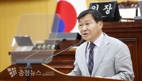 5분 발언하는 김맹호 서산시의회 의원