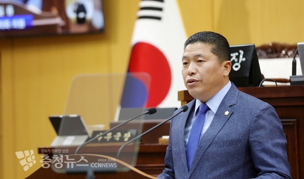5분 발언하는 최일용 서산시의회 의원