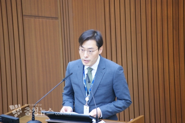 주요 현안사항을 보고하는 이용석 세종시 기획조정실장 / 충청뉴스 최형순 기자