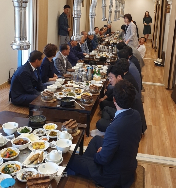 아산시의회, 아산시 의정동우회 간담회 개최 / 충청뉴스 최형순 기자