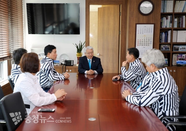 2019광주 세계수영선수권대회 홍보단, 서금택 세종시의회 의장과 함께