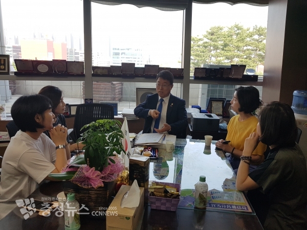 이종담 의원, 아름초등학교 학부모와 간담회 / 충청뉴스 최형순 기자