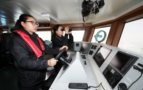 태안격비호 여성주무관들 화제