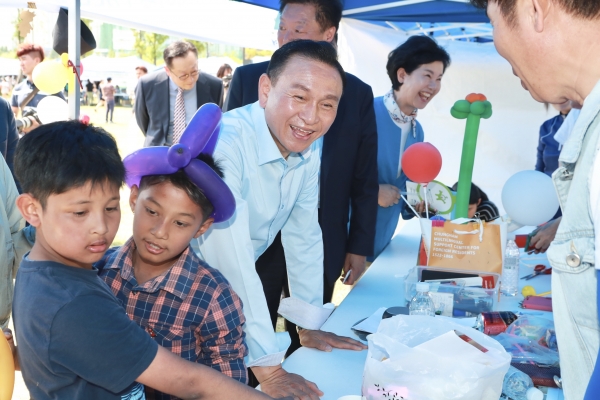 제9회 외국인축제가 지난 26일 천안시 신부동 소재 도솔광장에서 진행 모습