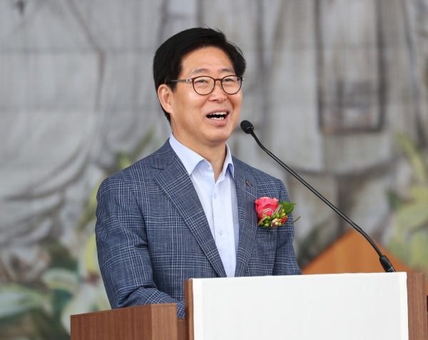 카톨릭 공직가족 피정대회-양승조 지사 인사말 모습