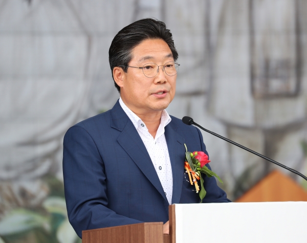 카톨릭 공직가족 피정대회-김홍장 당진시장 인사말 모습