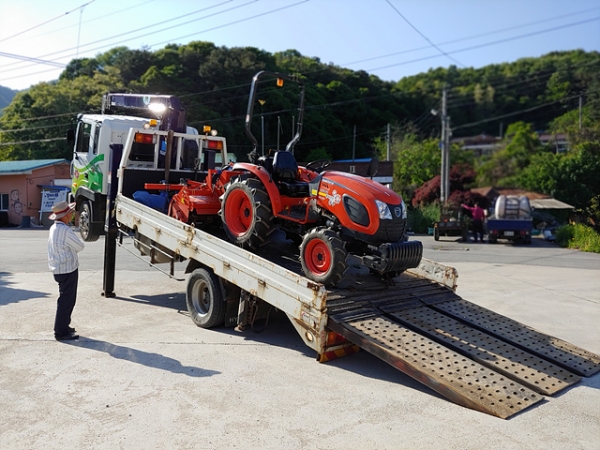 공주 임대농기계 운반서비스 모습