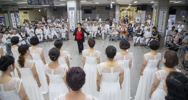 대덕구 여성합창단, 찾아가는 힐링음악회 개최 모습