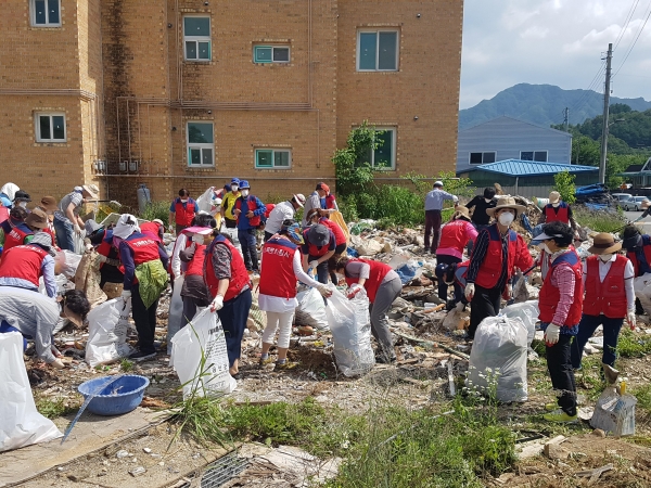 금산읍-쓰레기 20톤 수거 모습