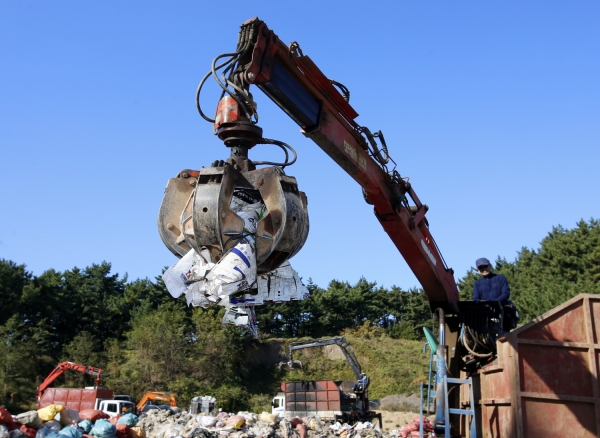 ‘2019년 여름철 숨은자원찾기’ 행사를 개최한다. 사진은 작년 숨은자원찾기 행사 모습.
