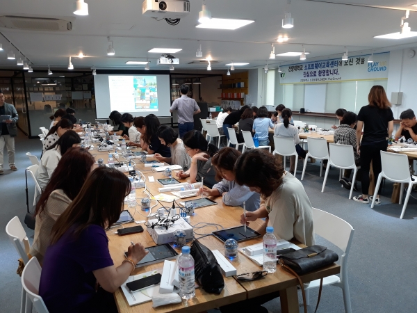 학부모지원단 진로체험활동 모습