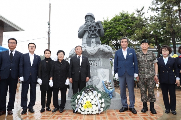 故한상국 상사 흉상 제막식 모습