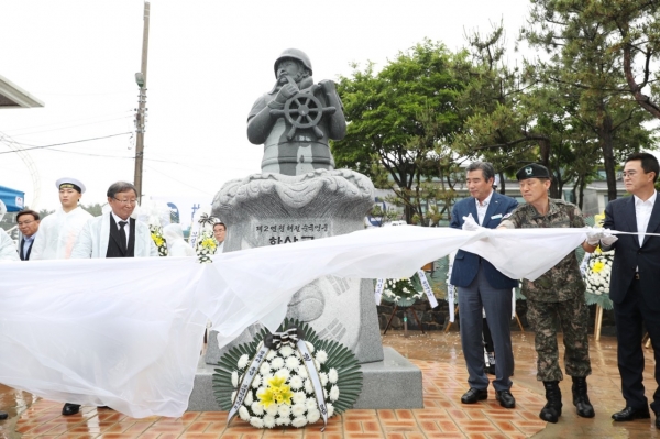 故한상국 상사 흉상 제막식 모습