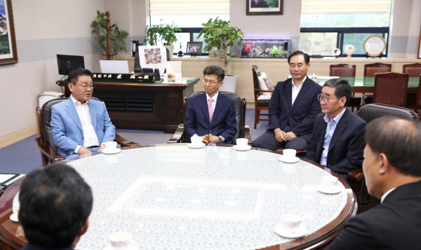 간부공무원 퇴임