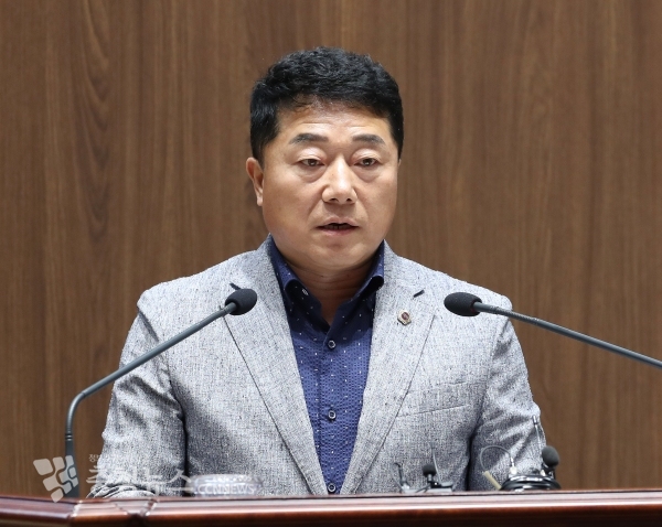 제313회 임시회에서 5분발언 하는 여운영 충남도의원